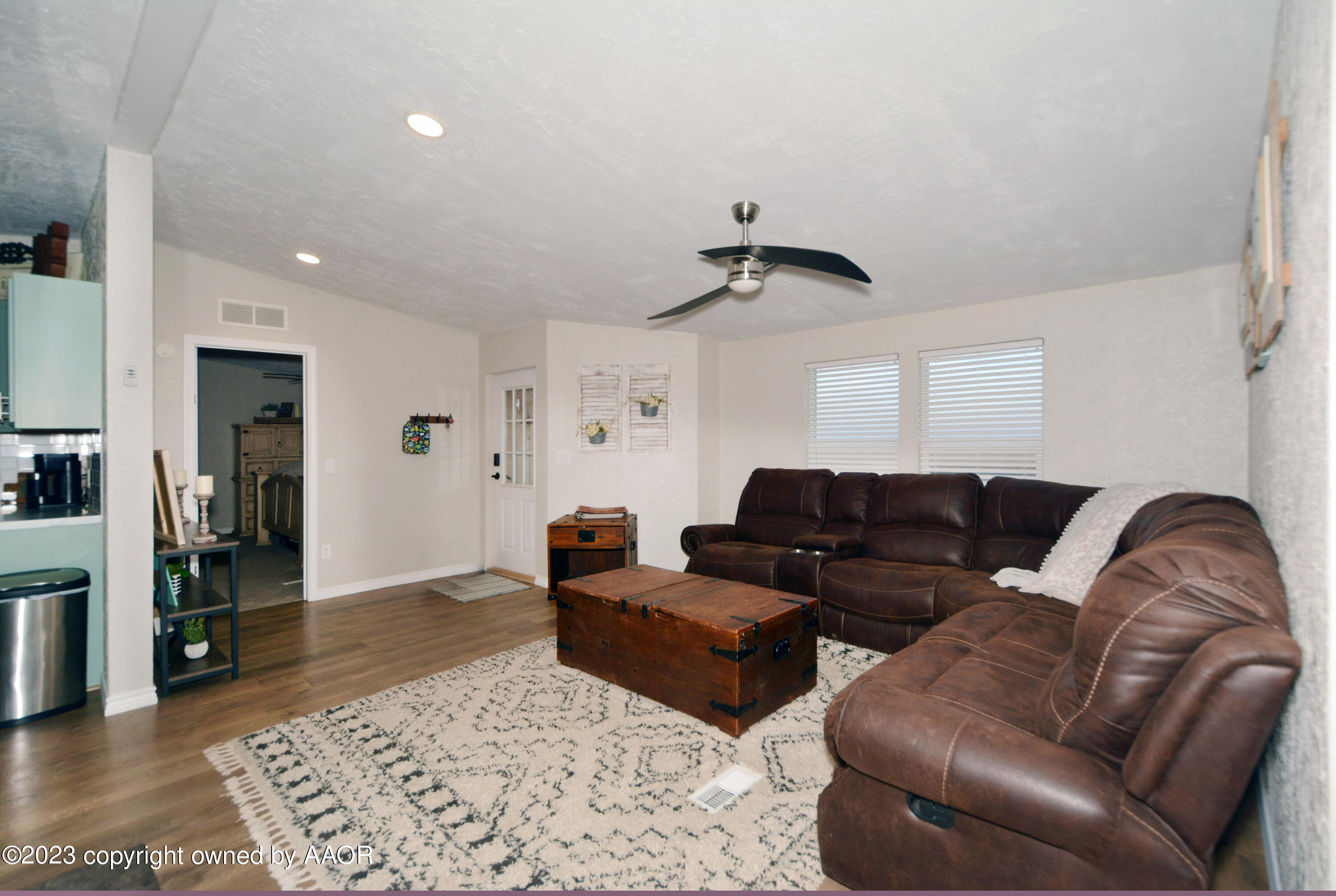 37320 Hope Road Happy, TX 79042 - Photo 5 of 29 4 Living Area