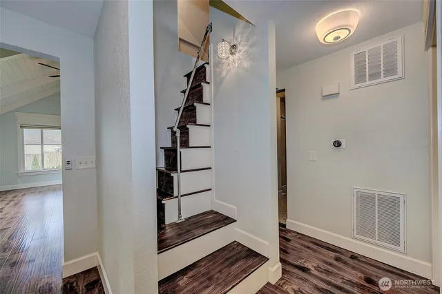 $879,000 | 1209 Northeast 155th Street, Shoreline, WA 98155