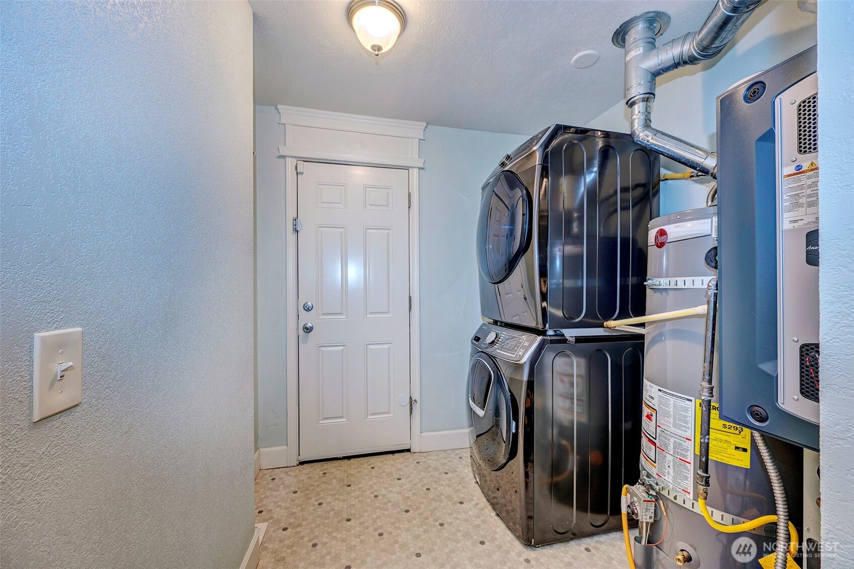 1209 Northeast 155th Street Shoreline, WA 98155 - Photo 18 of 26