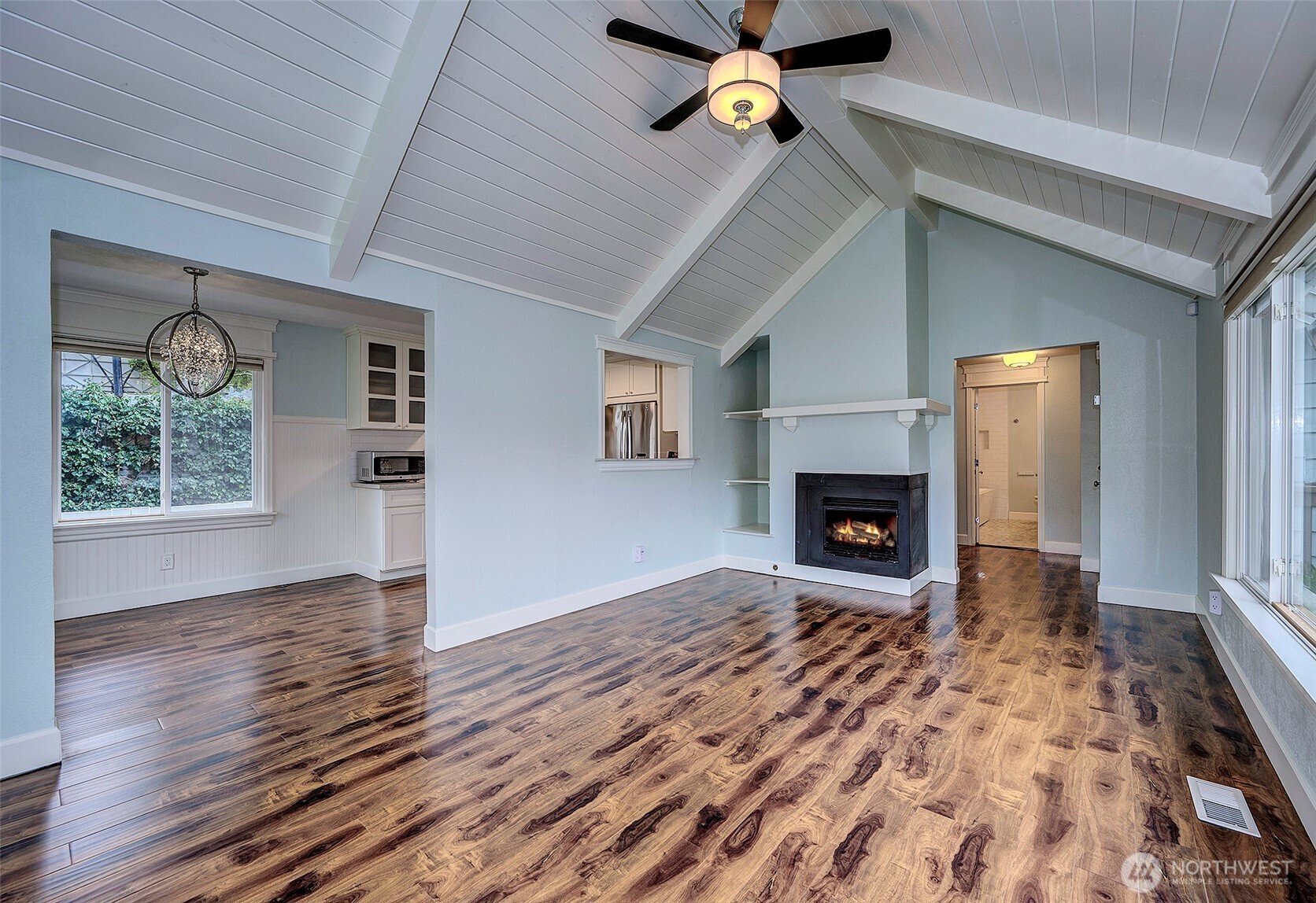 1209 Northeast 155th Street Shoreline, WA 98155 - Photo 2 of 26