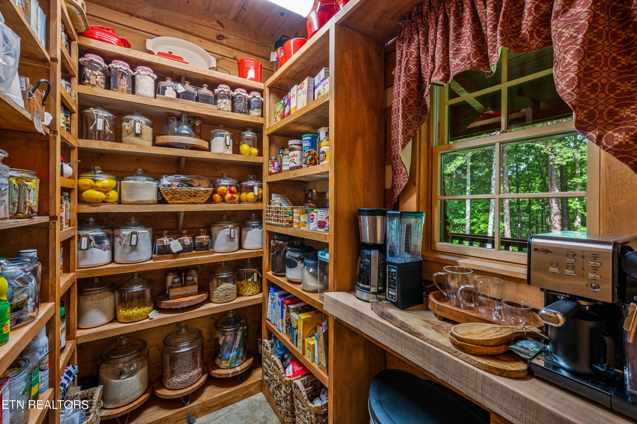 144 Lakeside Townsend, TN 37882 - Photo 17 of 56