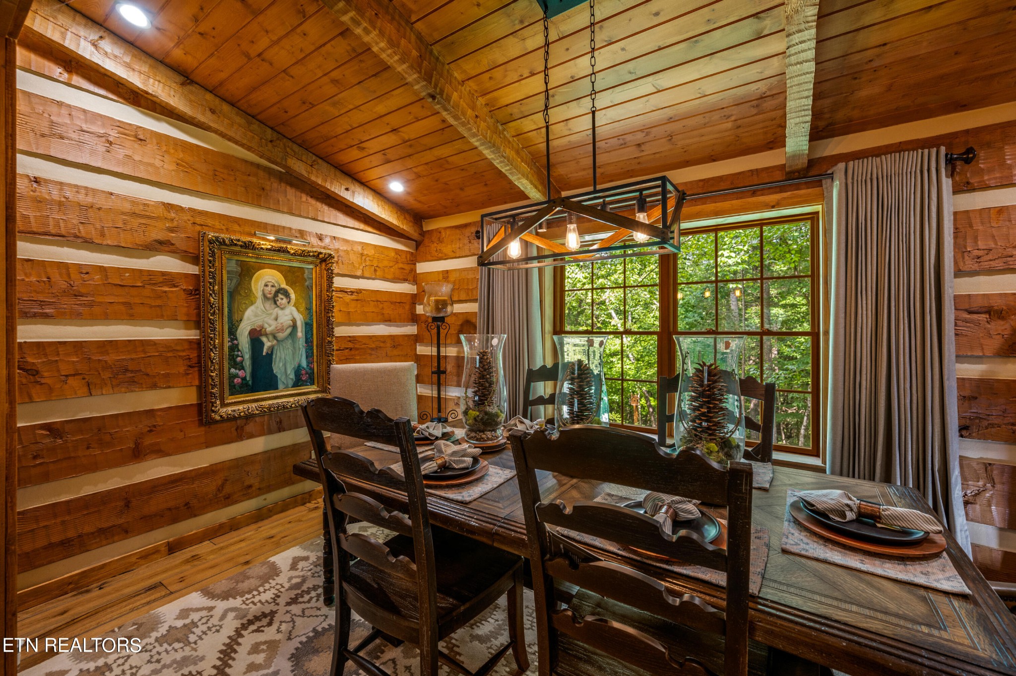 144 Lakeside Townsend, TN 37882 - Photo 25 of 56 a living room with furniture