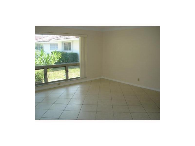 1900 Northeast 27th Court Lighthouse Point, FL 33064 - Photo 11 of 15 Living Room
