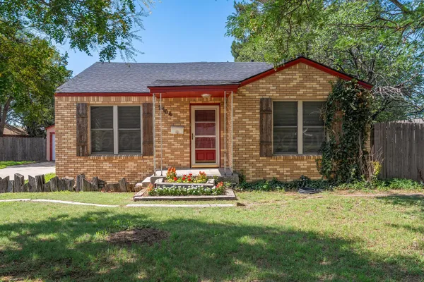 $230,000 | 1704 7th Avenue, Canyon, TX 79015