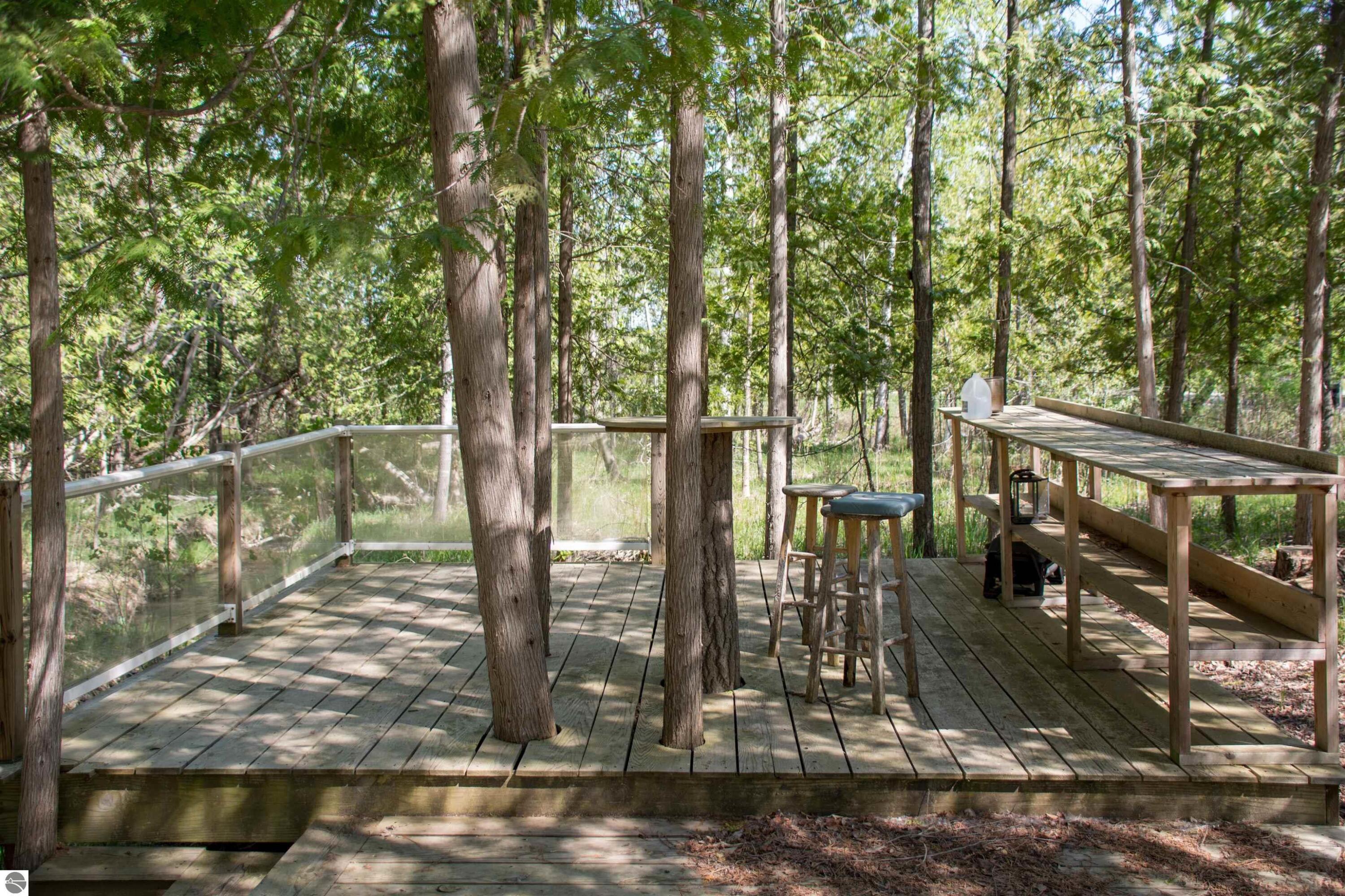 1436 Vanderlip Road Traverse City, MI 49686 - Photo 5 of 12 1909451-14