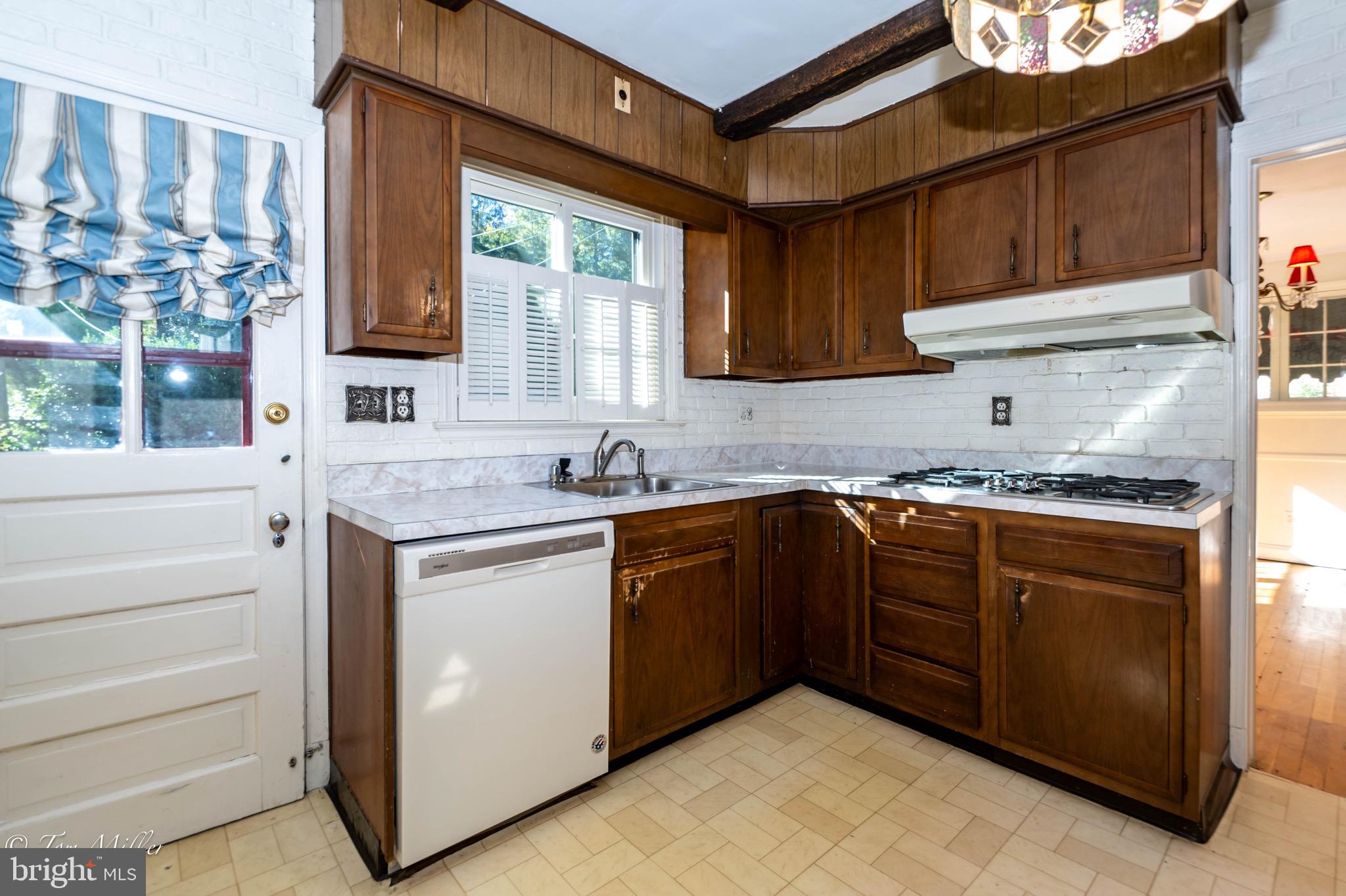 517 Worcester Road Towson, MD 21286 - Photo 11 of 37