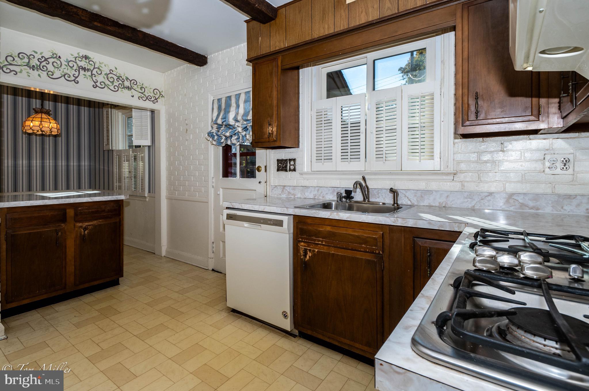 517 Worcester Road Towson, MD 21286 - Photo 12 of 37