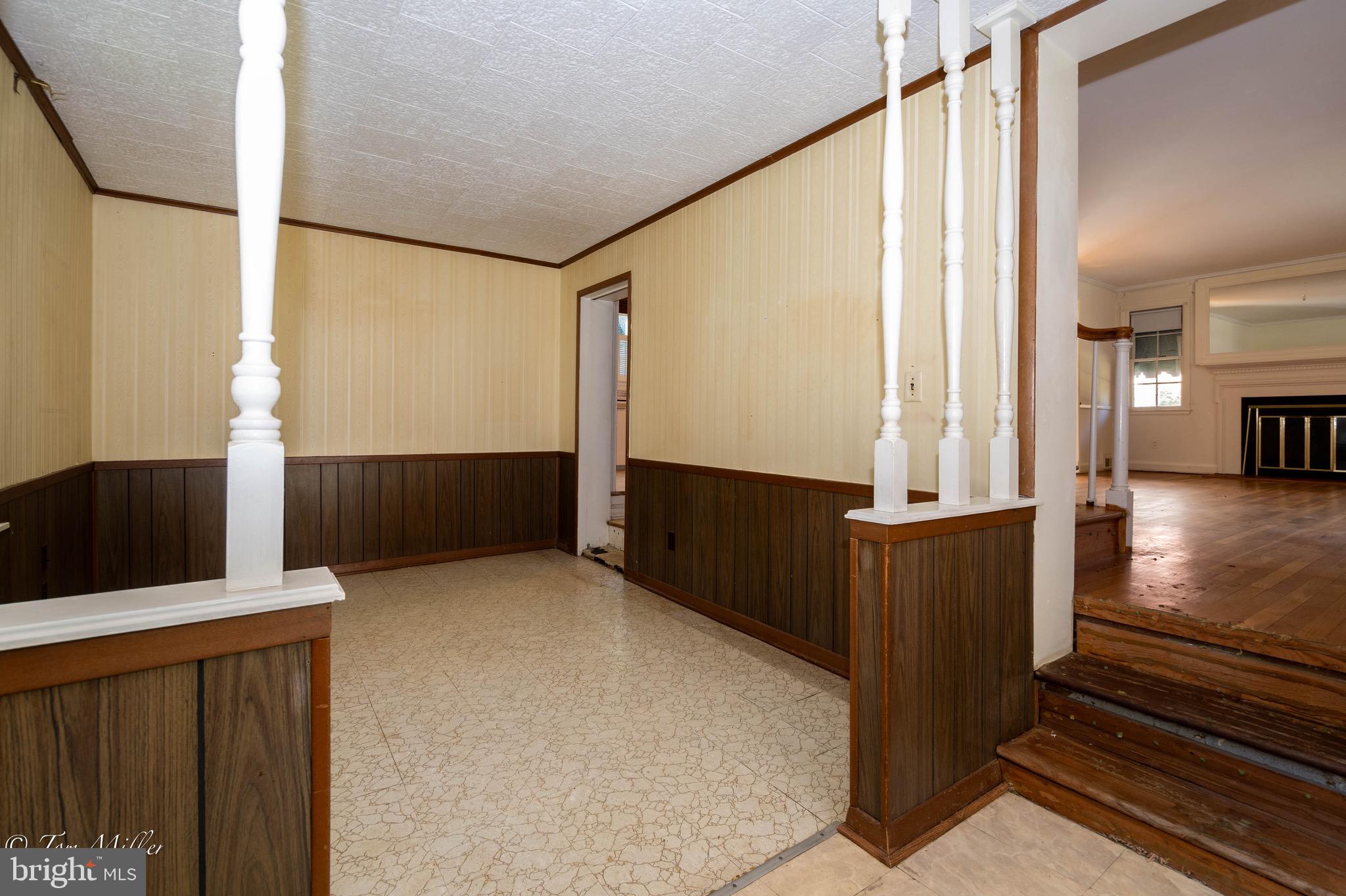 517 Worcester Road Towson, MD 21286 - Photo 3 of 37