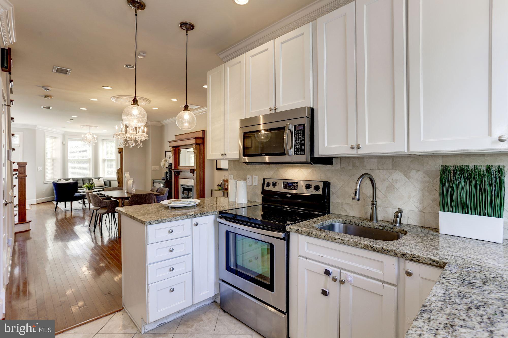 2112 Flagler Place Northwest Washington, DC 20001 - Photo 8 of 26 Family Room