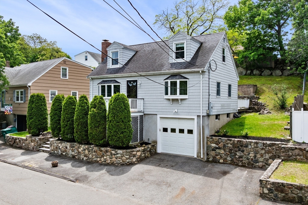 74 Harris Road Lynn, MA 01904 - Photo 3 of 39