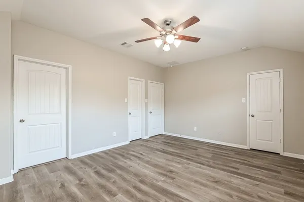 $2,140 | 5111 Gulf Stream Lane, Bacliff, TX 77518