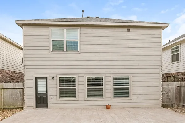 $2,140 | 5111 Gulf Stream Lane, Bacliff, TX 77518