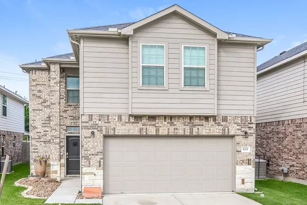 $2,140 | 5111 Gulf Stream Lane, Bacliff, TX 77518