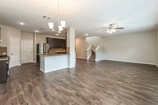 $2,140 | 5111 Gulf Stream Lane, Bacliff, TX 77518