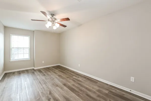 $2,140 | 5111 Gulf Stream Lane, Bacliff, TX 77518