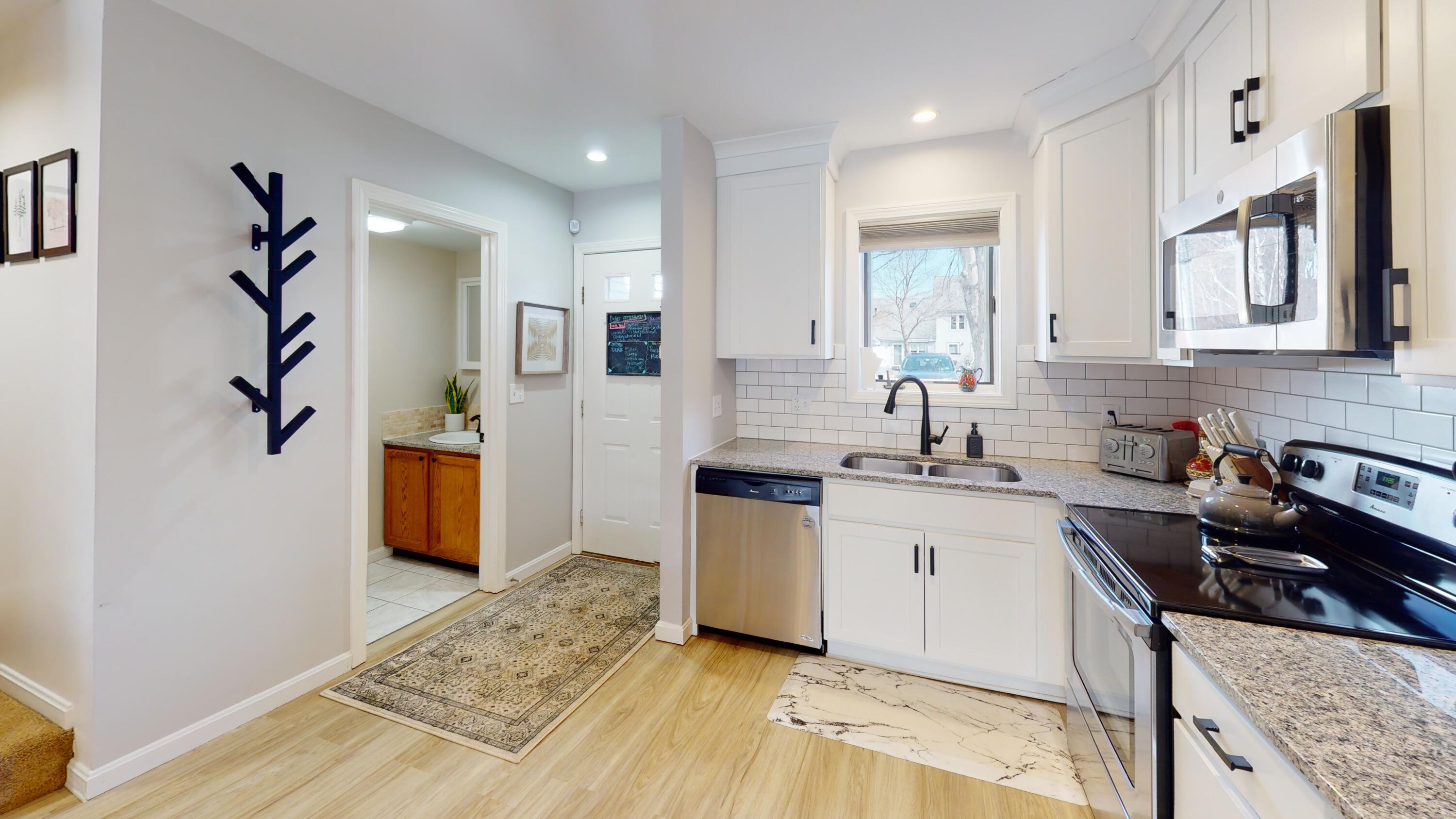 826 Ohio Street, Unit 17 Bangor, ME 04401 - Photo 6 of 34 5