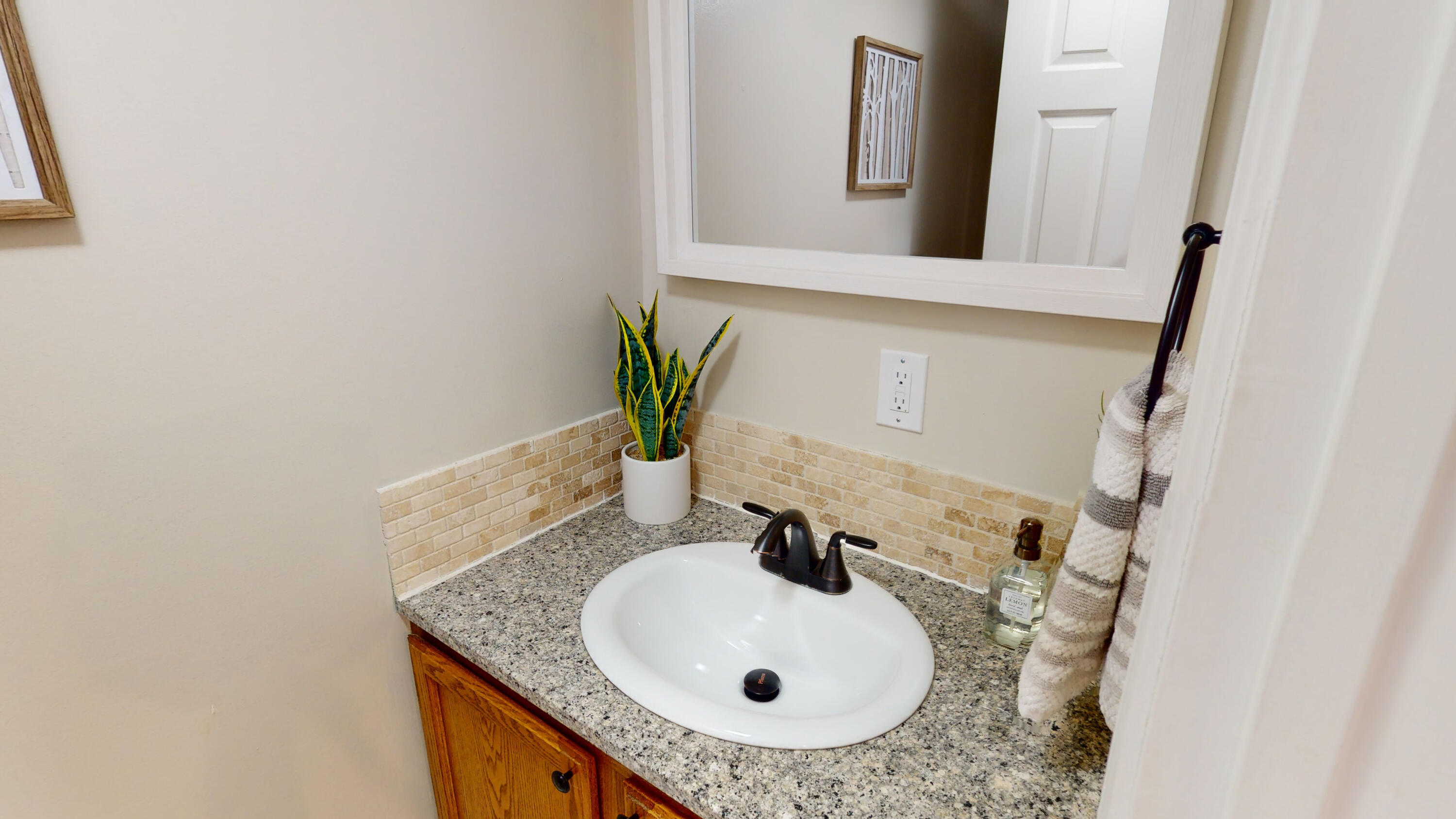 826 Ohio Street, Unit 17 Bangor, ME 04401 - Photo 7 of 34 6
