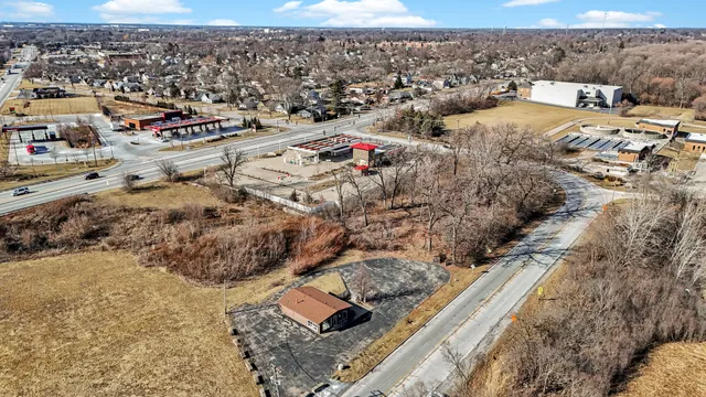 a picture of city view with lake view