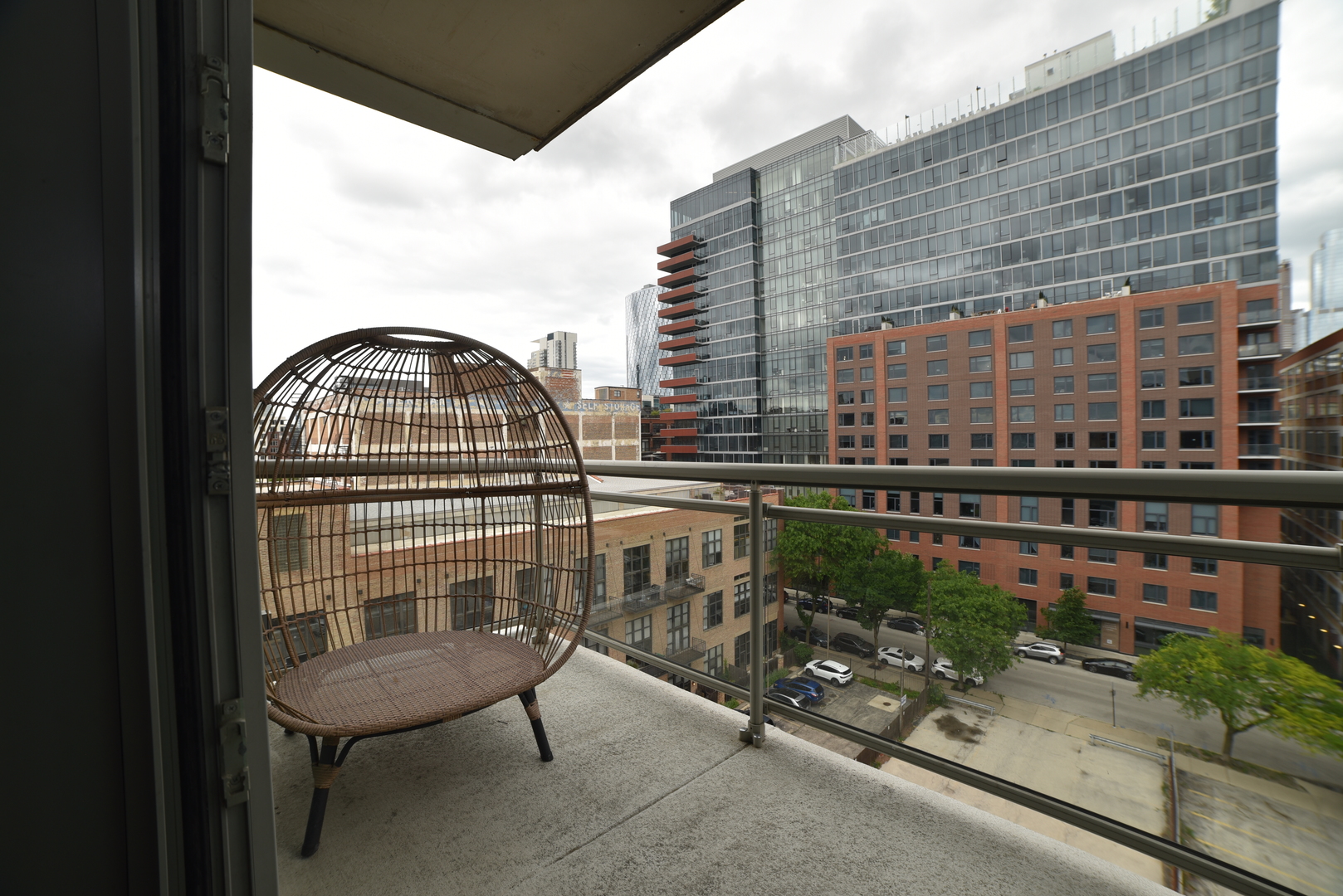 225 South Sangamon Street, Unit 701 Chicago, IL 60607 - Photo 11 of 15