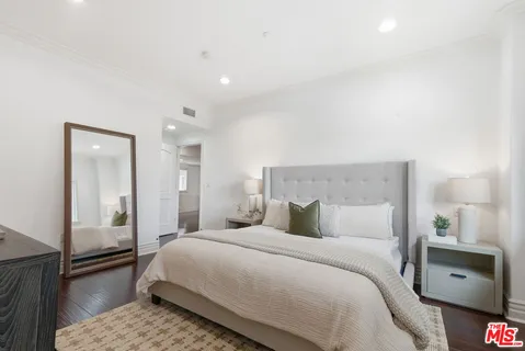 $1,195,000 | 11440 National Boulevard, Unit 16, Los Angeles, CA 90064