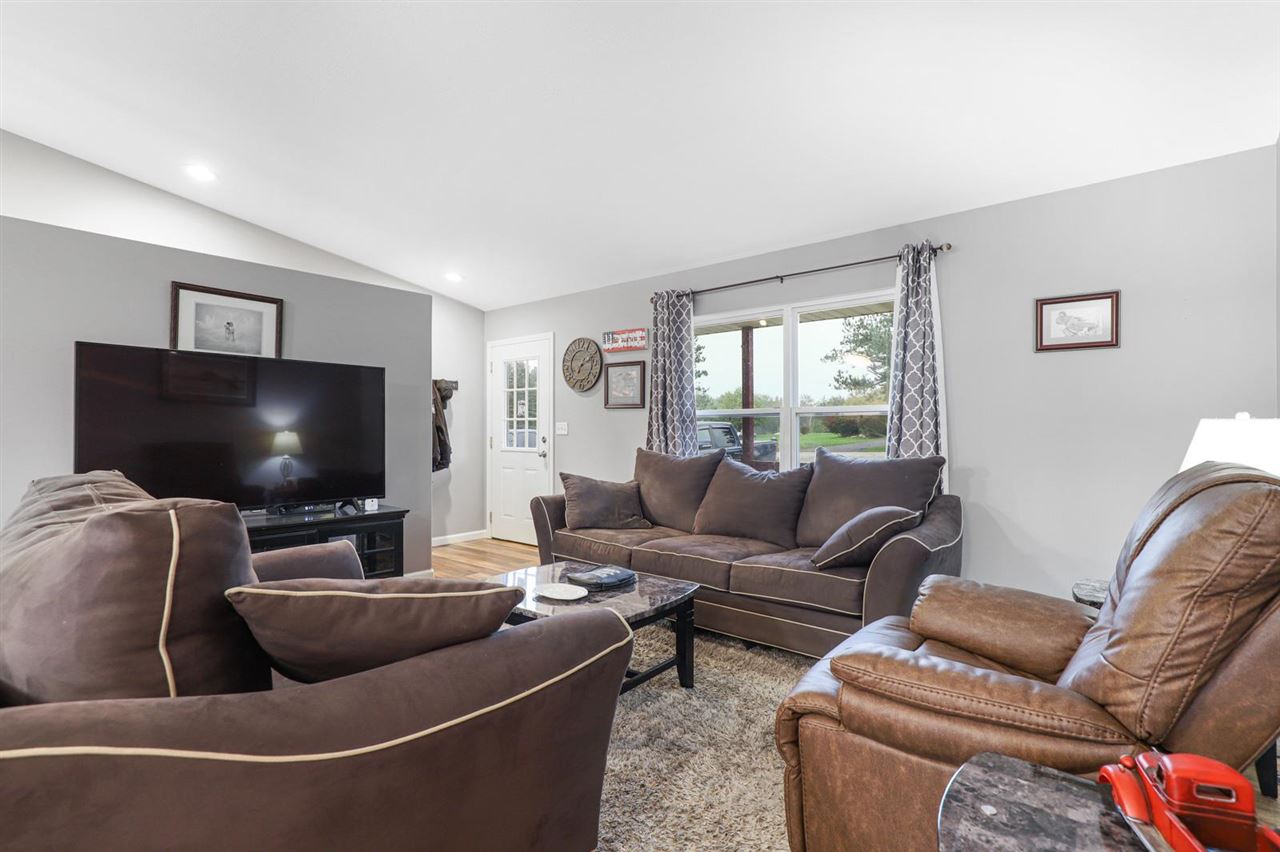 4297 East Lake Road Clio, MI 48420 - Photo 5 of 44