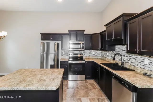 $2,060 | 1385 Switzer Drive, Southaven, MS 38671