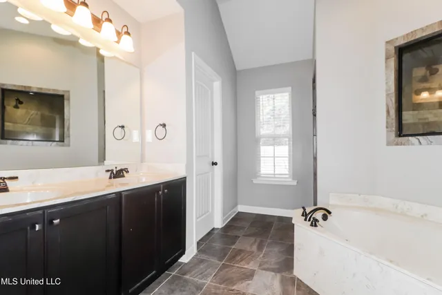 $2,060 | 1385 Switzer Drive, Southaven, MS 38671