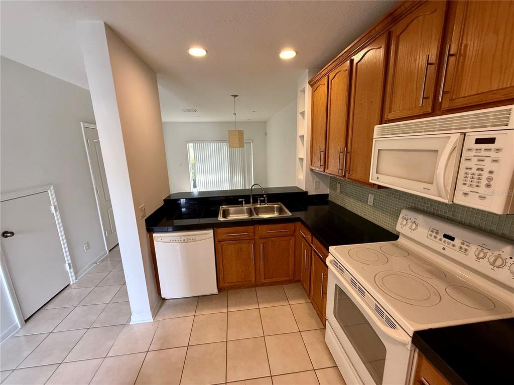 3549 Wilshire Way Road, Unit 3549 Orlando, FL 32829 - Photo 5 of 30