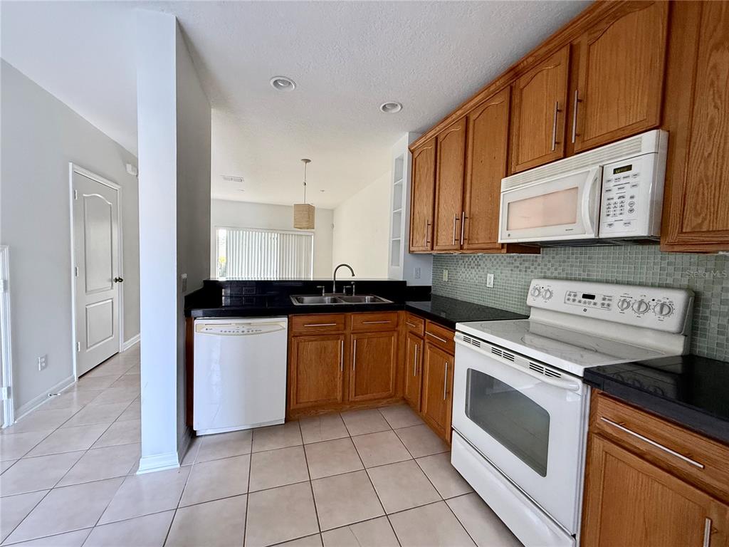 3549 Wilshire Way Road, Unit 3549 Orlando, FL 32829 - Photo 7 of 30