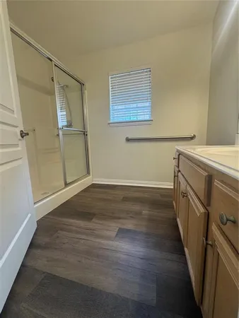 $1,600 | 1010 Teresa Court, Granbury, TX 76048