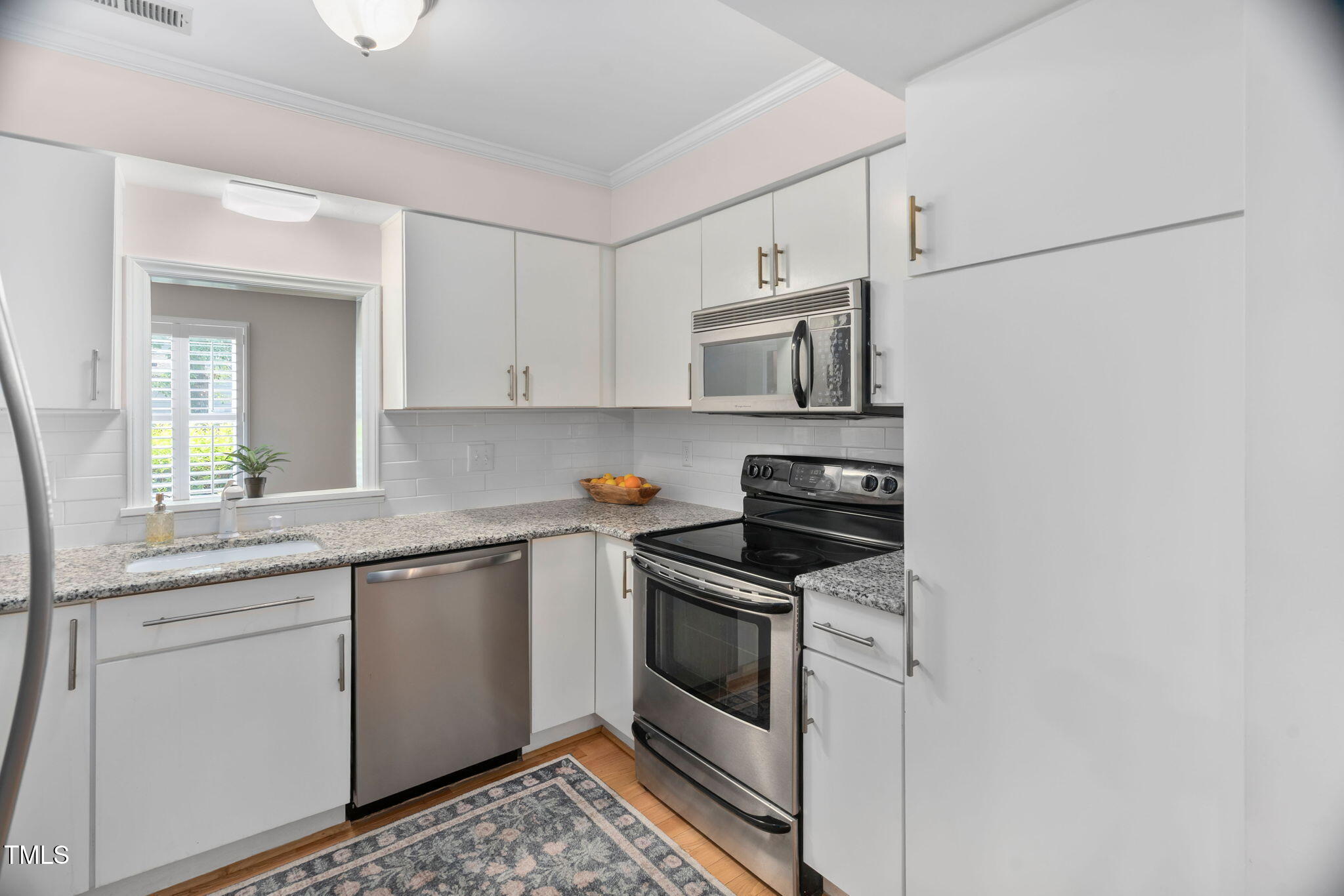 1563 Laureldale Drive Raleigh, NC 27609 - Photo 16 of 36 34-web-or-mls-1563-laureldale-dr