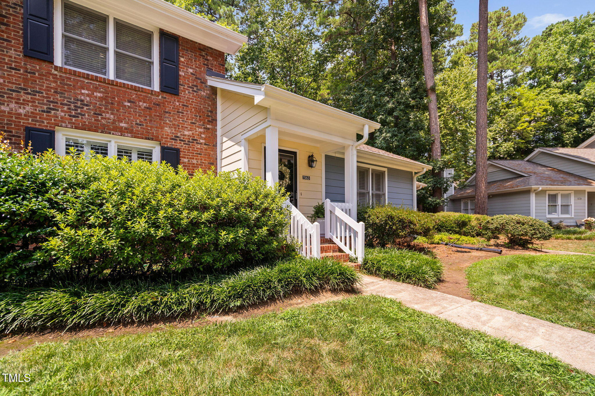 1563 Laureldale Drive Raleigh, NC 27609 - Photo 4 of 36 7-web-or-mls-1563-laureldale-dr
