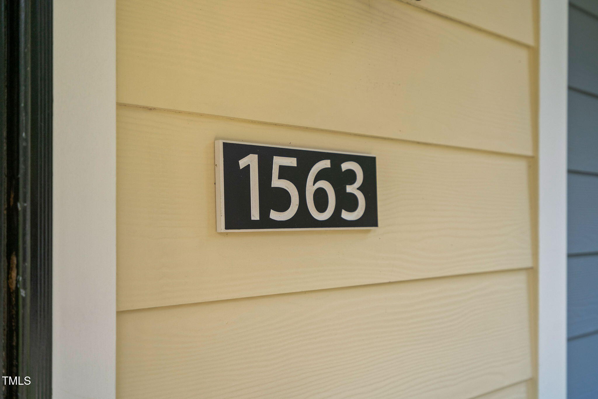 1563 Laureldale Drive Raleigh, NC 27609 - Photo 5 of 36 6-web-or-mls-1563-laureldale-dr