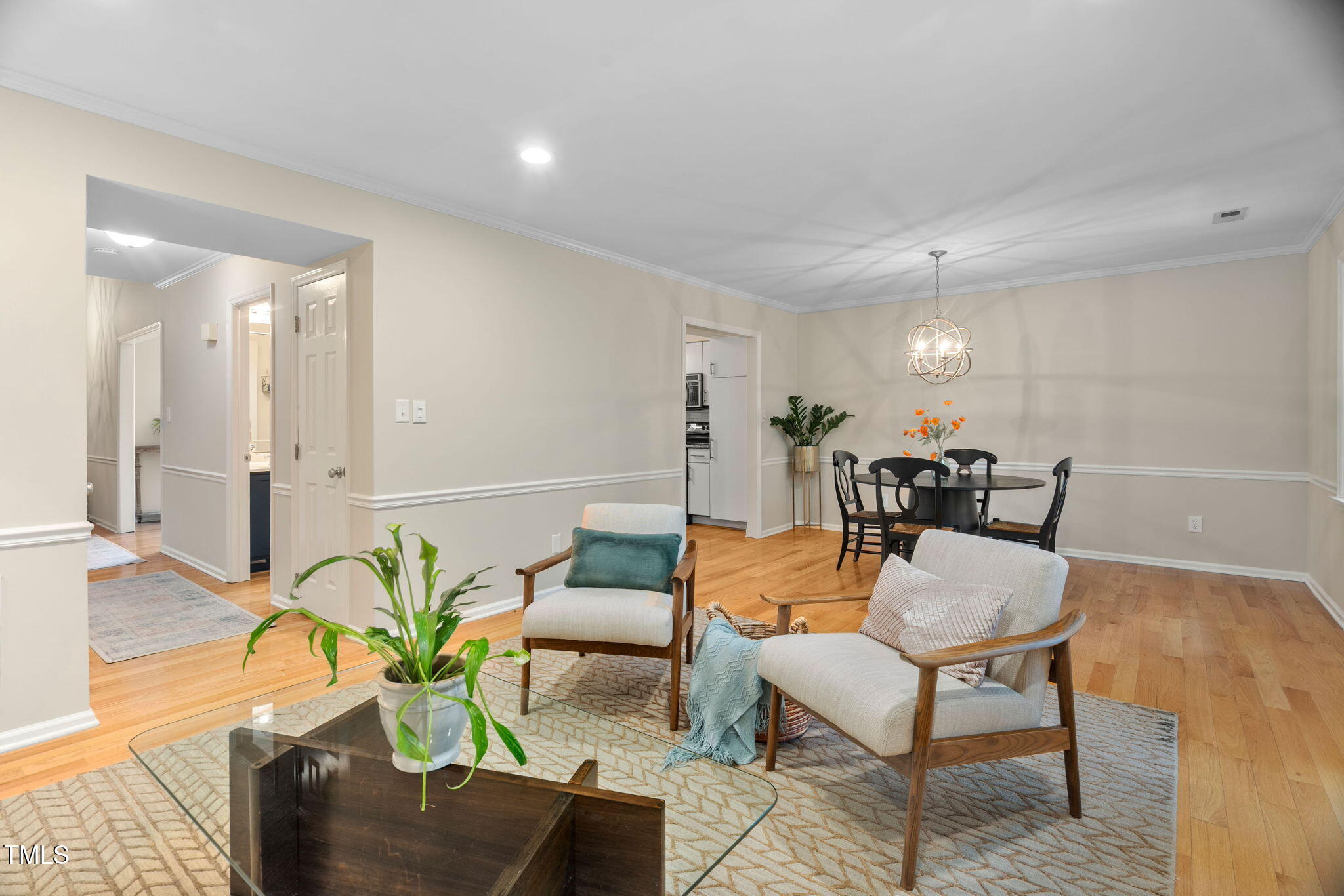 1563 Laureldale Drive Raleigh, NC 27609 - Photo 10 of 36 28-web-or-mls-1563-laureldale-dr