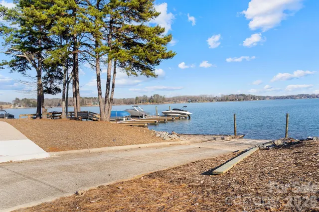 $835,000 | 2271 Northview Harbour Drive, Sherrills Ford, NC 28673