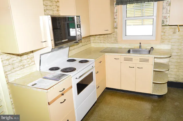 $179,900 | 304 North 25th Street, Reading, PA 19606