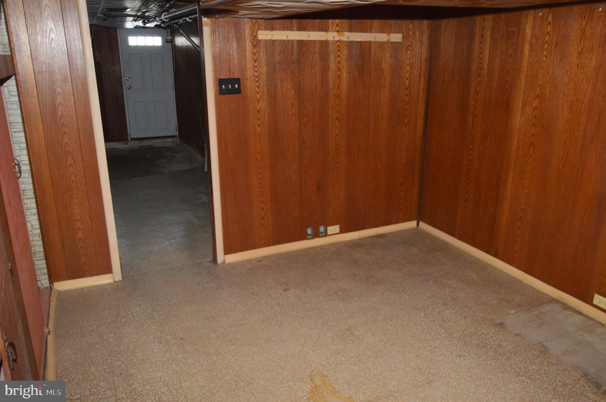 304 North 25th Street Reading, PA 19606 - Photo 20 of 31 a view of an empty room