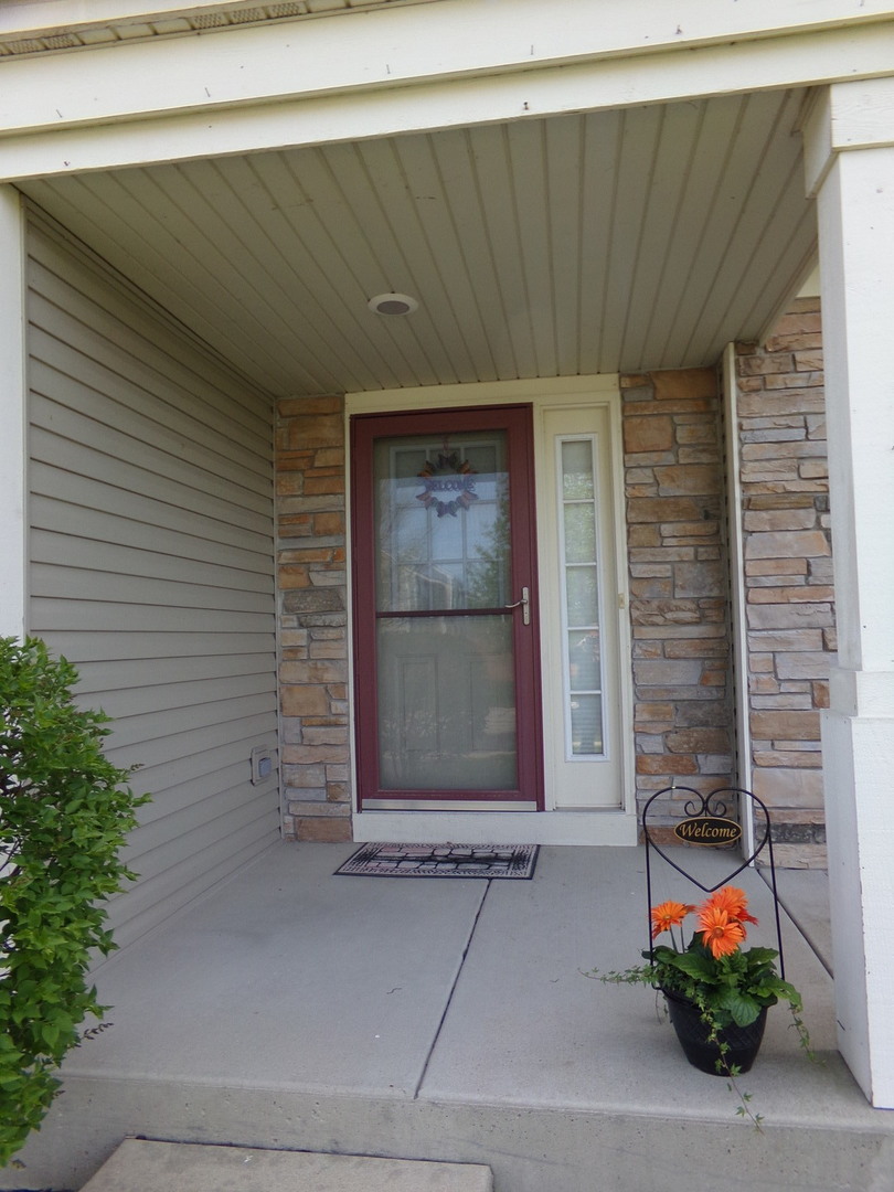 1479 Breeze Way Bolingbrook, IL 60490 - Photo 2 of 30