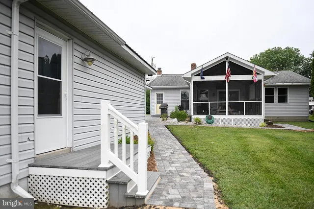 $577,000 | 37420 River Springs Road, Avenue, MD 20609