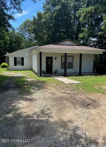 $195,000 | 7820 Highway 4, Senatobia, MS 38668