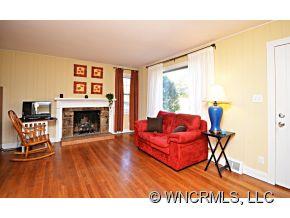 433 Governors View Road Asheville, NC 28805 - Photo 4 of 18 Gallery Image 4