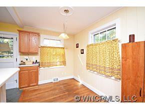 433 Governors View Road Asheville, NC 28805 - Photo 7 of 18 Gallery Image 7