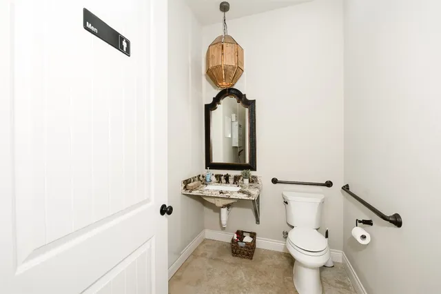 a view of a workspace with furniture