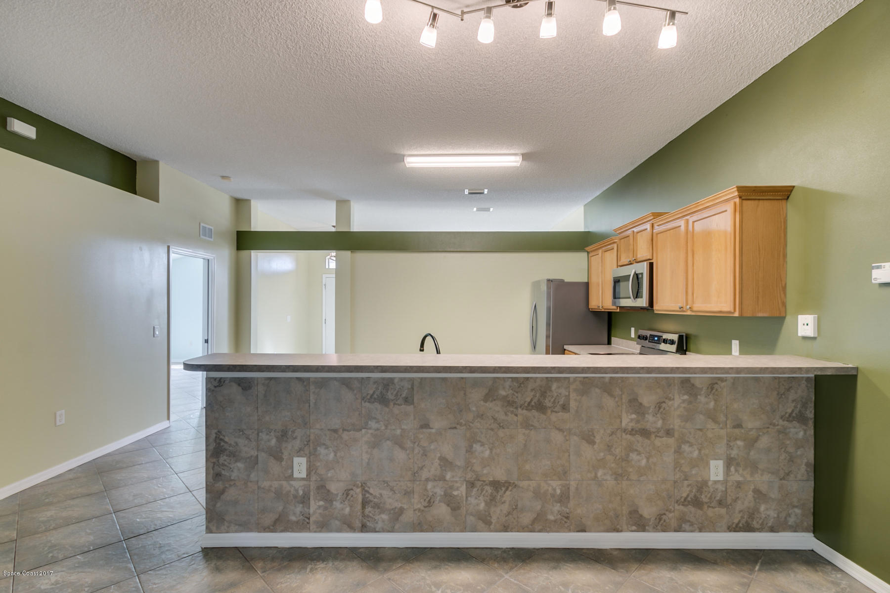2992 Tishman Road Southeast Palm Bay, FL 32909 - Photo 13 of 28 Kitchen