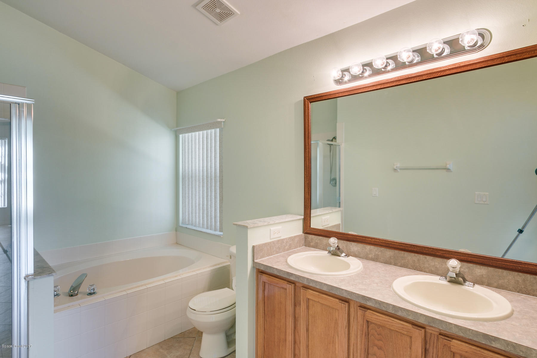 2992 Tishman Road Southeast Palm Bay, FL 32909 - Photo 18 of 28 Master Bathroom