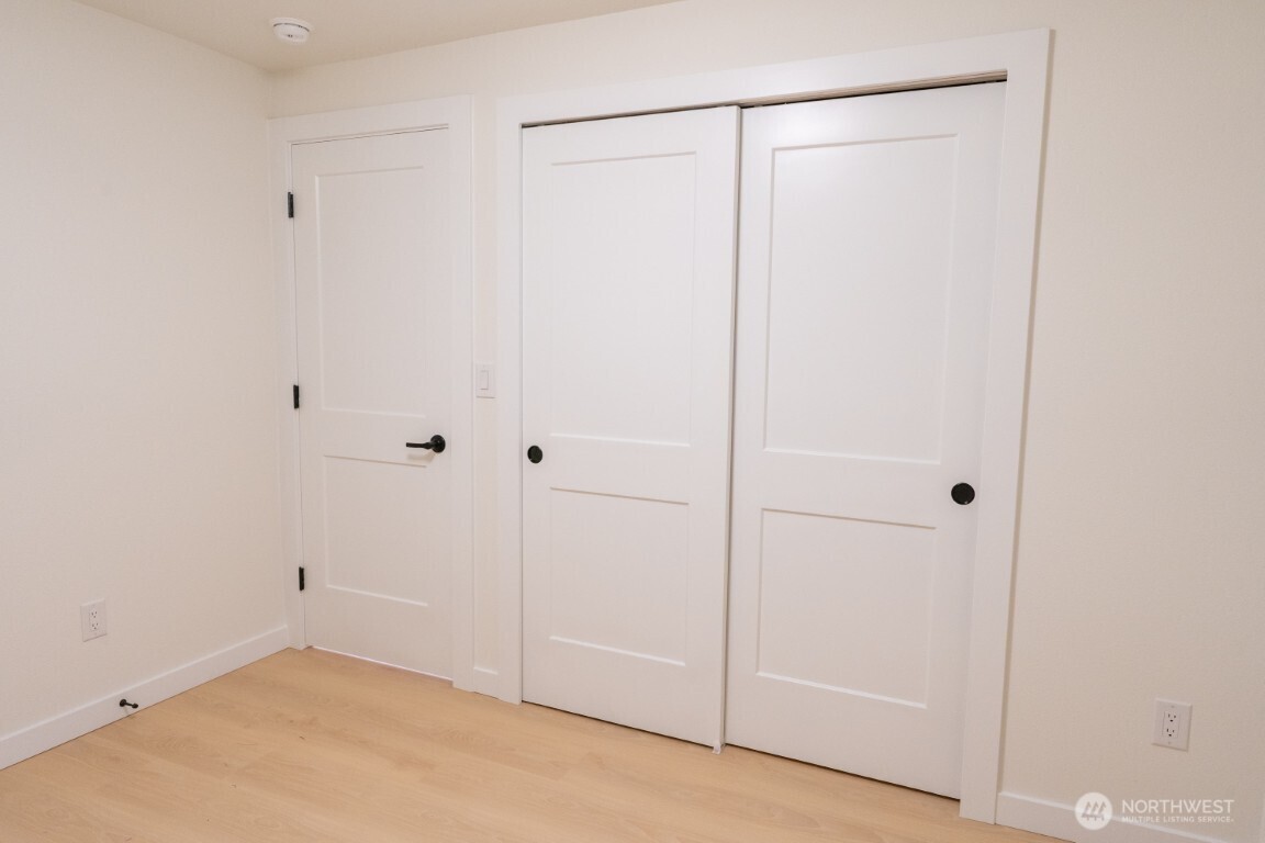 4015 Southwest Thistle Street, Unit B Seattle, WA 98136 - Photo 13 of 28