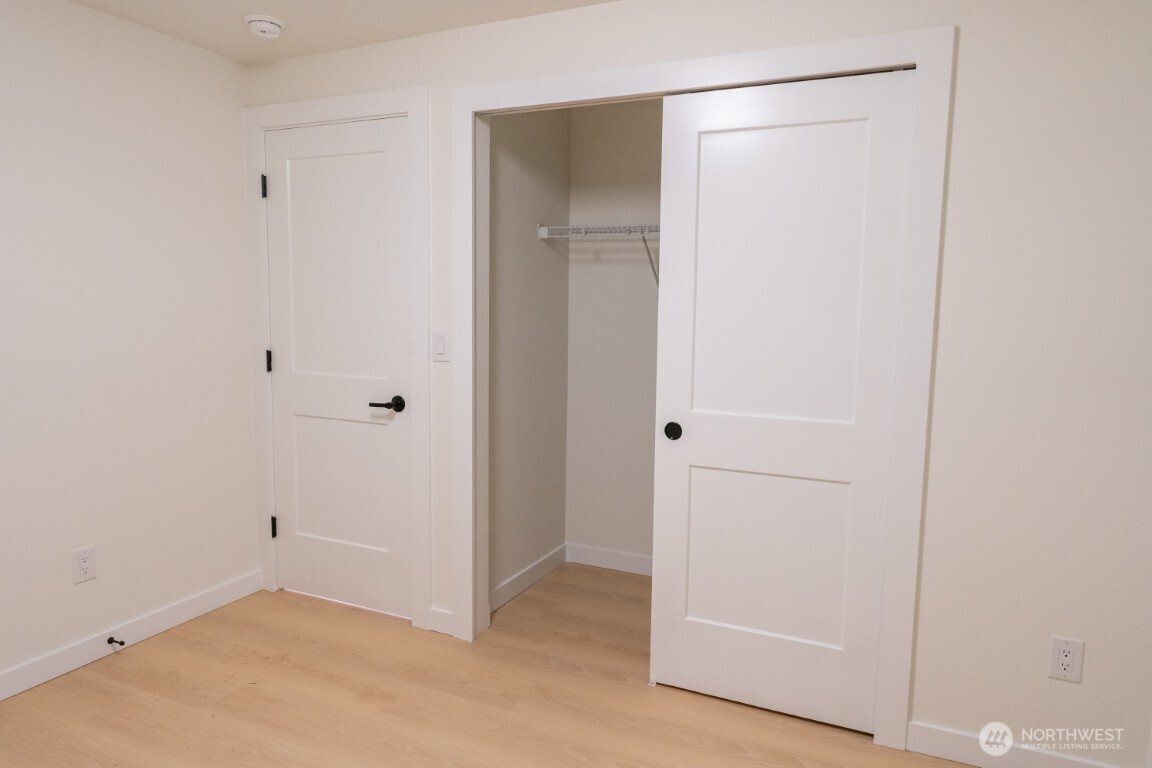 4015 Southwest Thistle Street, Unit B Seattle, WA 98136 - Photo 14 of 28