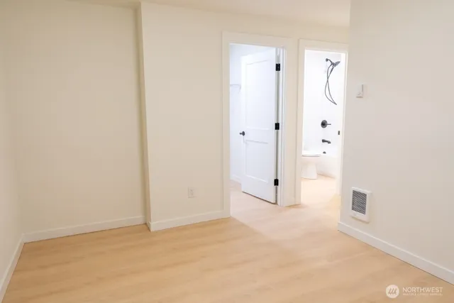 $3,000 | 4015 Southwest Thistle Street, Unit B, Seattle, WA 98136