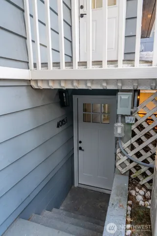 $3,000 | 4015 Southwest Thistle Street, Unit B, Seattle, WA 98136