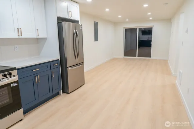 $3,000 | 4015 Southwest Thistle Street, Unit B, Seattle, WA 98136